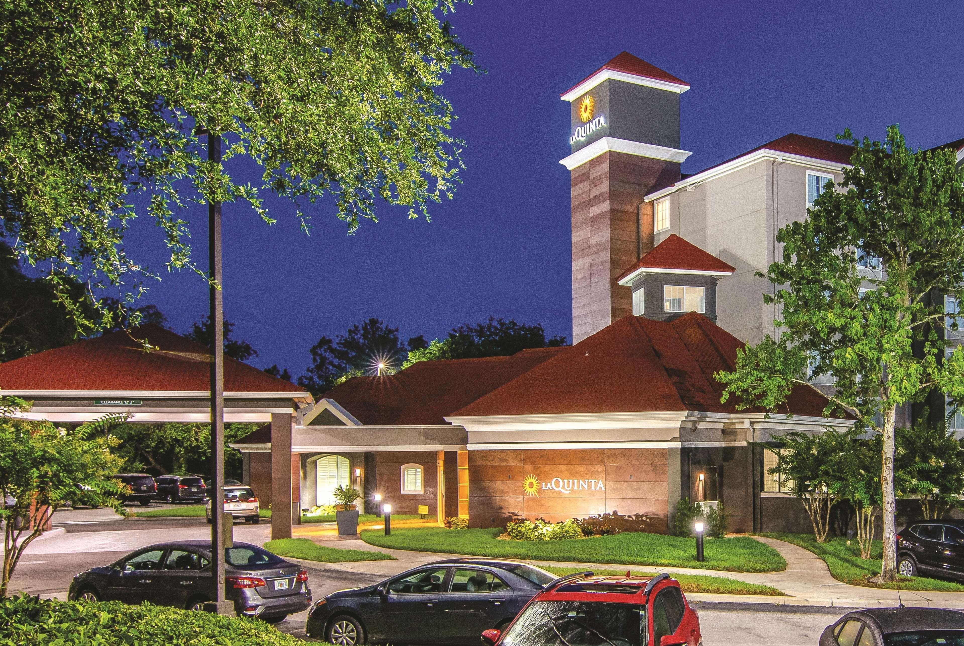 La Quinta By Wyndham Orlando Ucf Hotel Exterior foto